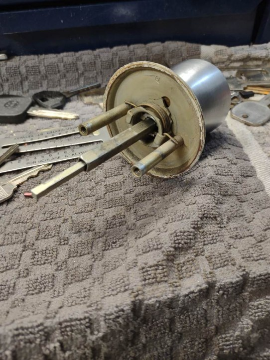 Mortise cylinder lock service