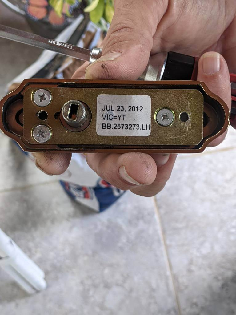 Mailbox / cabinet lock service